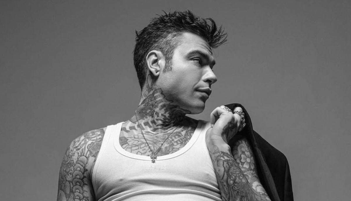 foto cantante fedez