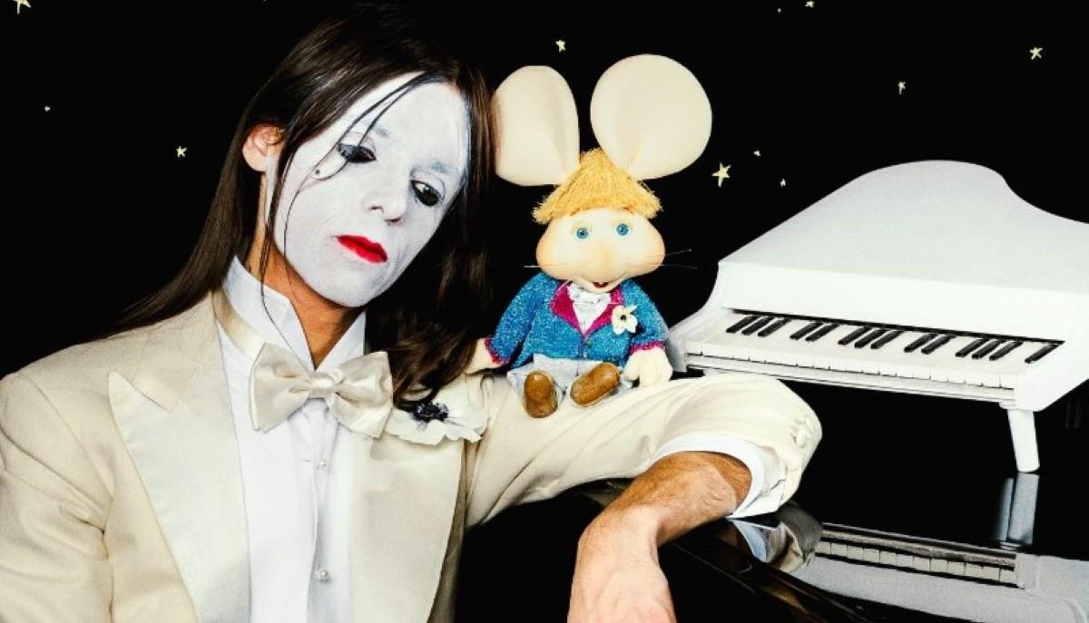 Lucio Corsi con Topo Gigio