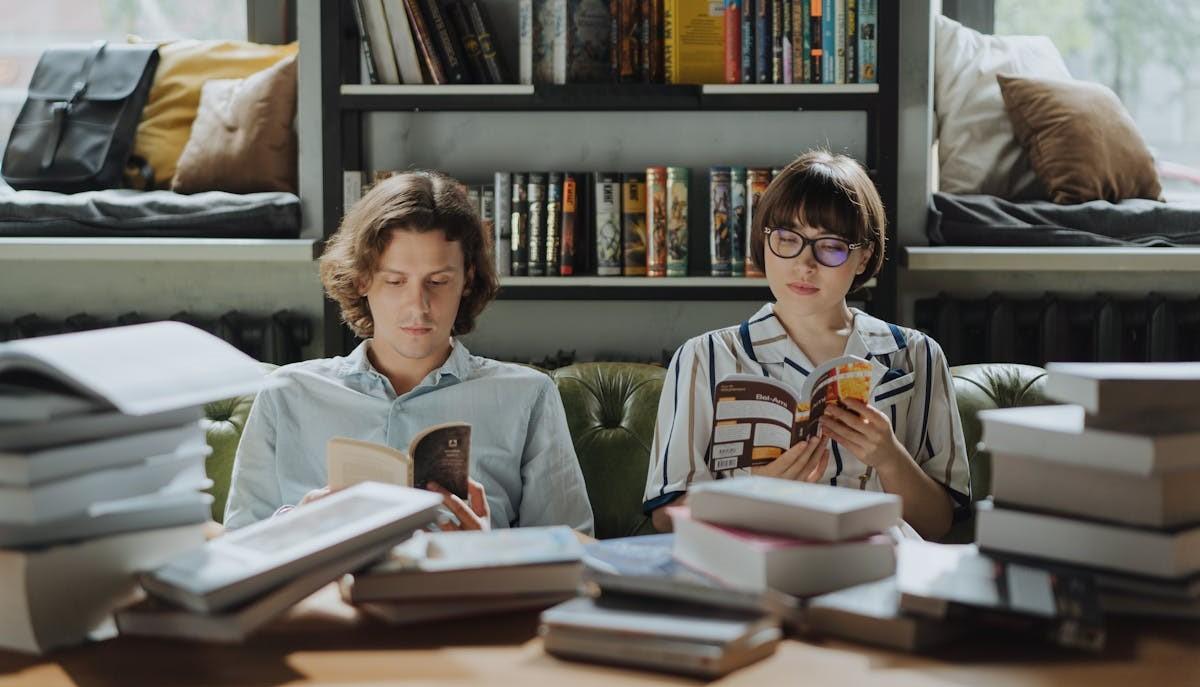 Studenti che studiano per la prova INVALSI di italiano