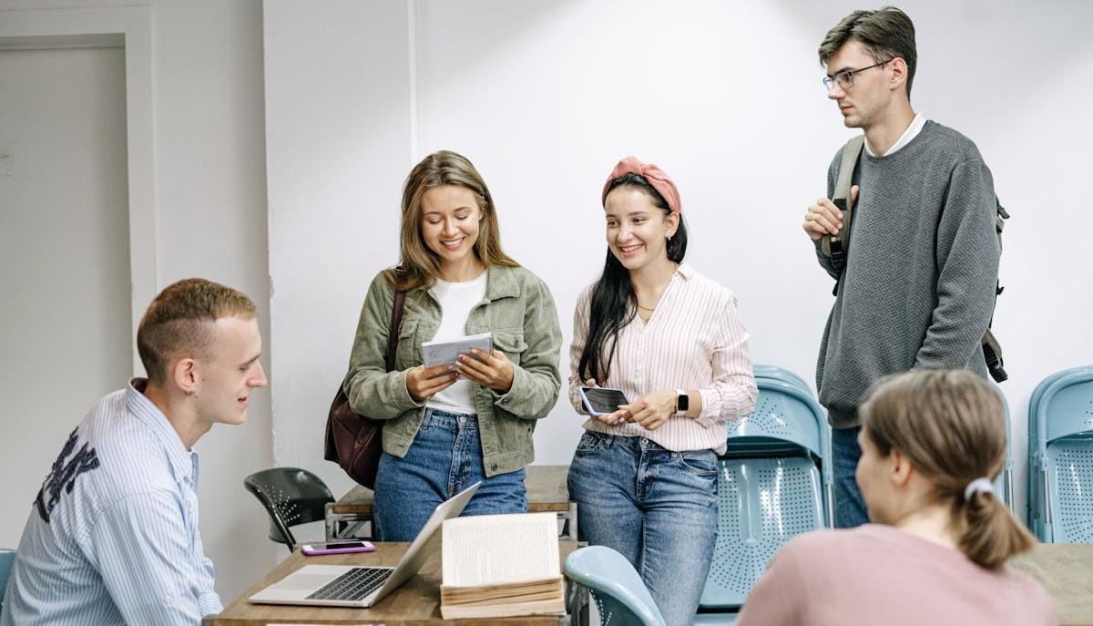 Studenti che si preparano per il TOLC-SU
