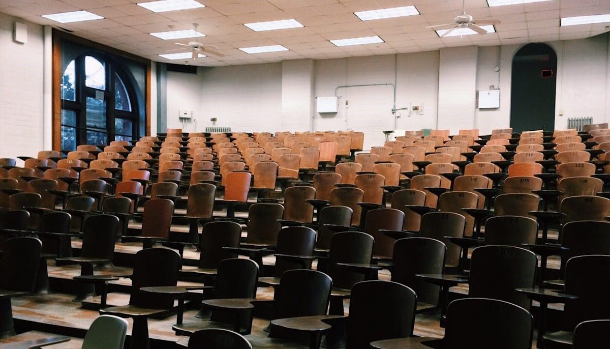 test universitario bombardamento polemica