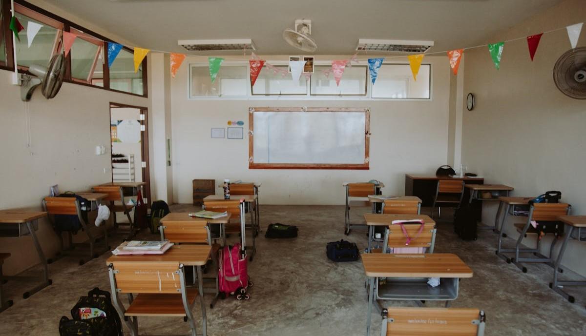 divieto arabo scuola bologna