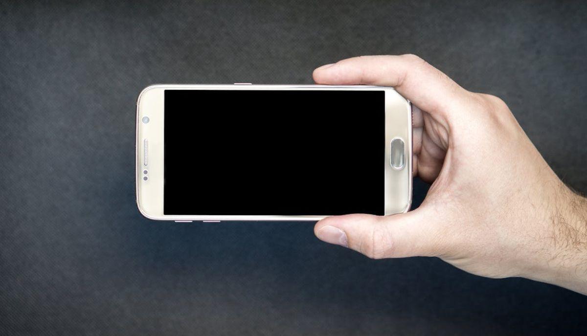 telefono in orizzontale per foto