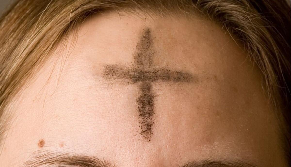 Croce sulla fronte per Mercoledì delle Ceneri