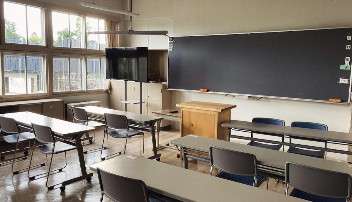 a scuola allarme bomba evacuati gli studenti