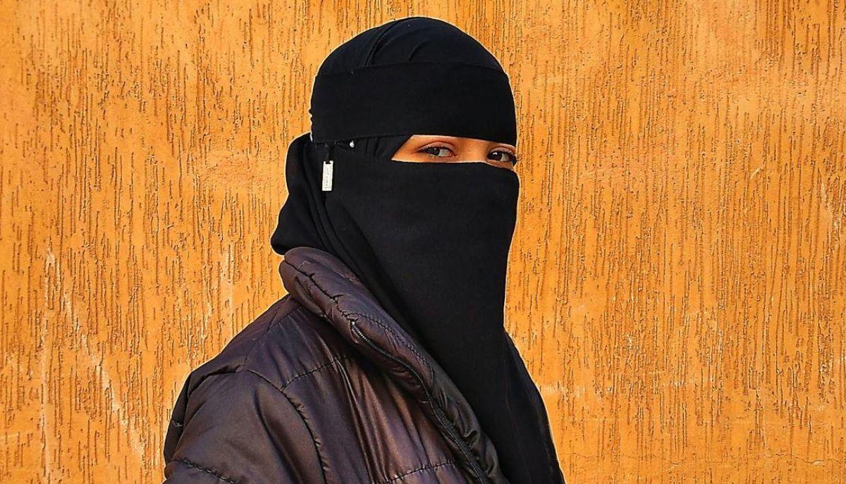 foto ragazza con niqab