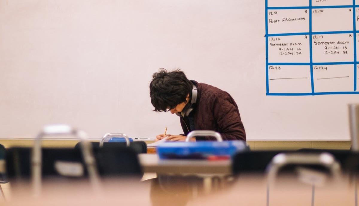 studente bestemmia a scuola viene escluso dalle attivita extrascolastiche