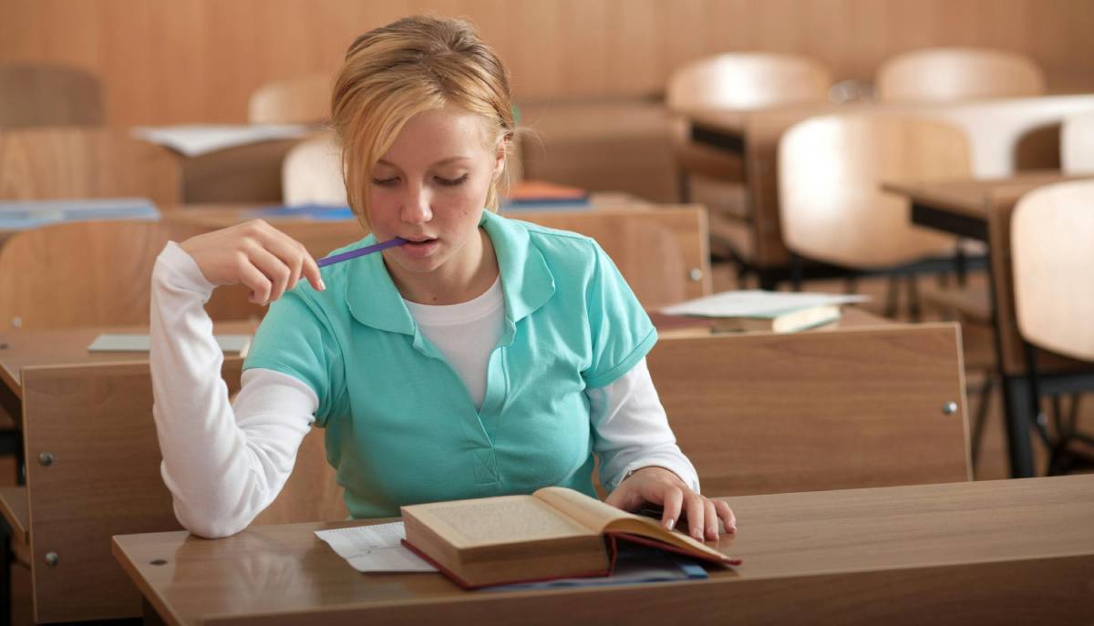 Studentessa affronta la maturità