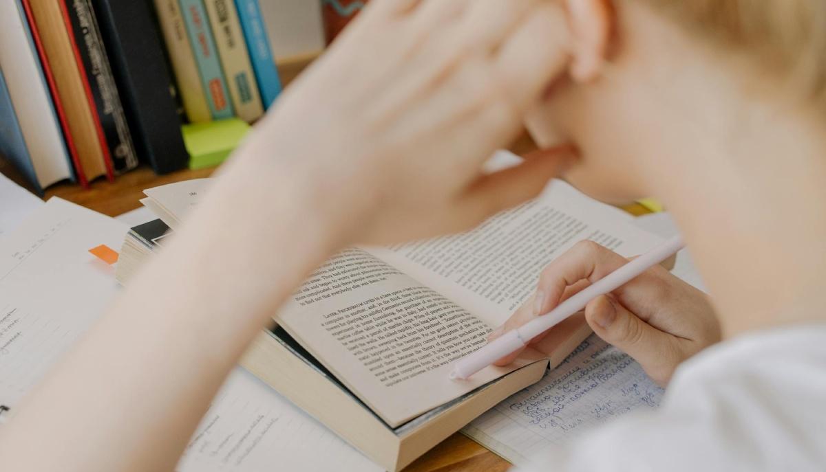 Studente si prepara per la Maturità