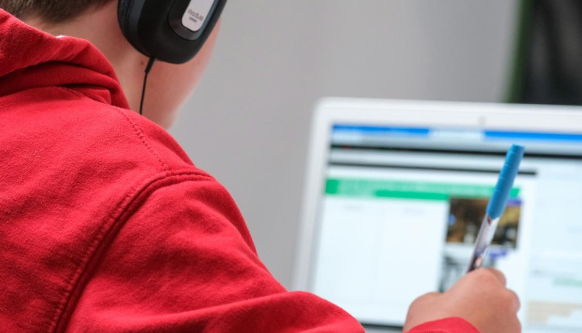 Studente di terza media fa le prove invalsi