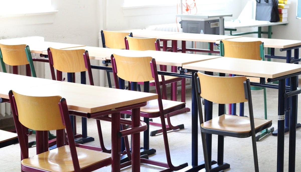 abusi scuola civitavecchia