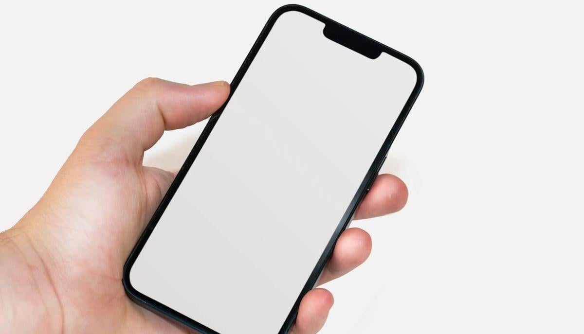 telefono con schermata bianca