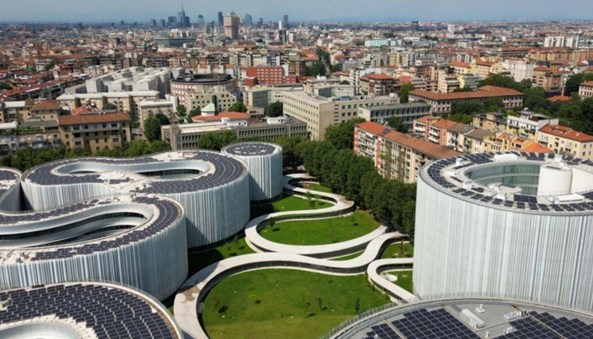 Bocconi, la chat sessista ‘ferma’ gli studenti: sospensione e diploma rinviato per i 4 iscritti coinvolti