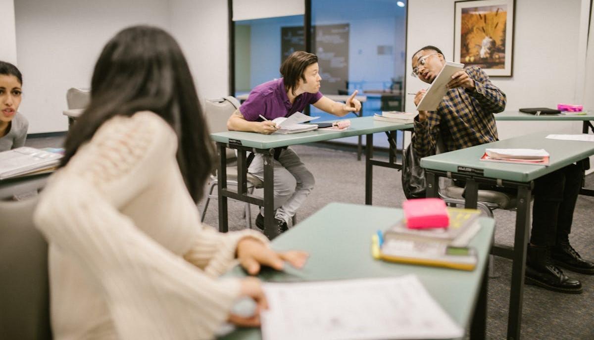 Studenti copiano all'esame di Maturità