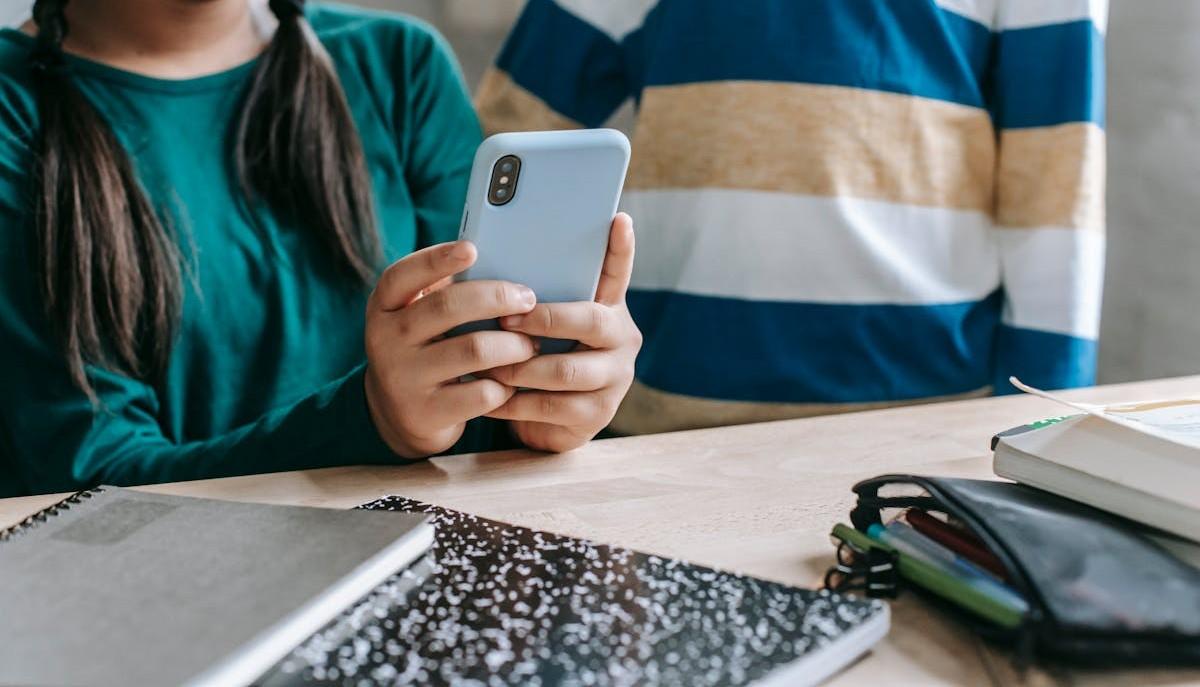 divieto smartphone superiori