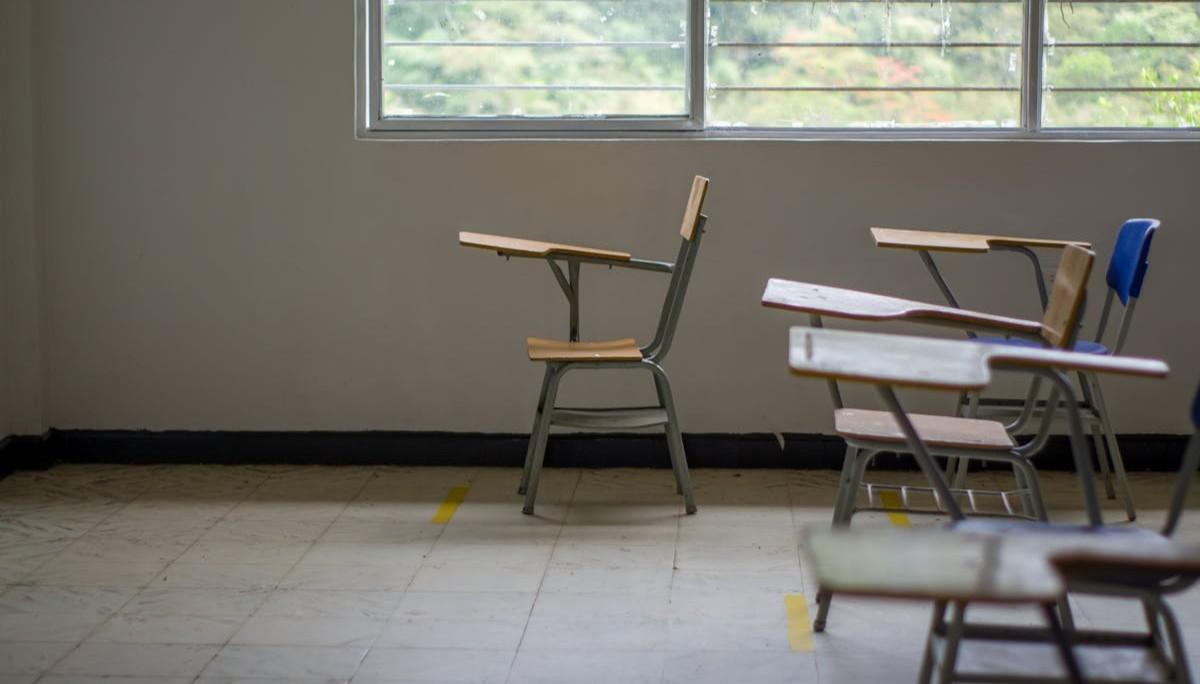 banchi vuoti scuola