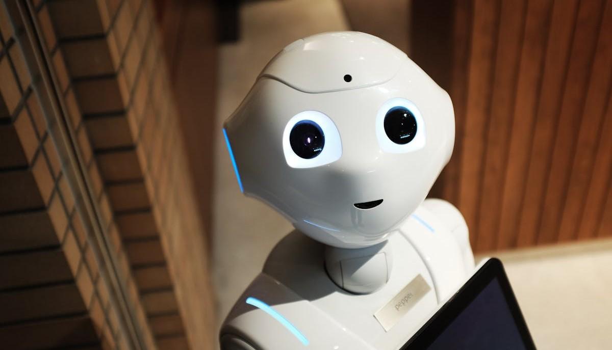Robot con intelligenza artificiale