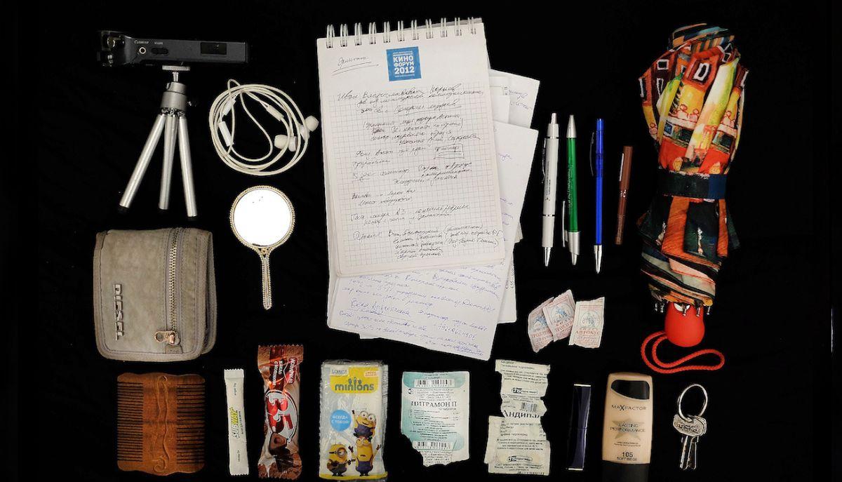 Cosa si nasconde nella borsa di una donna? Ecco gli oggetti immancabili articolo