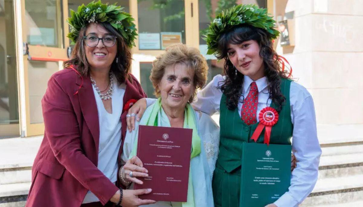 madre figlia e nonna foto laurea