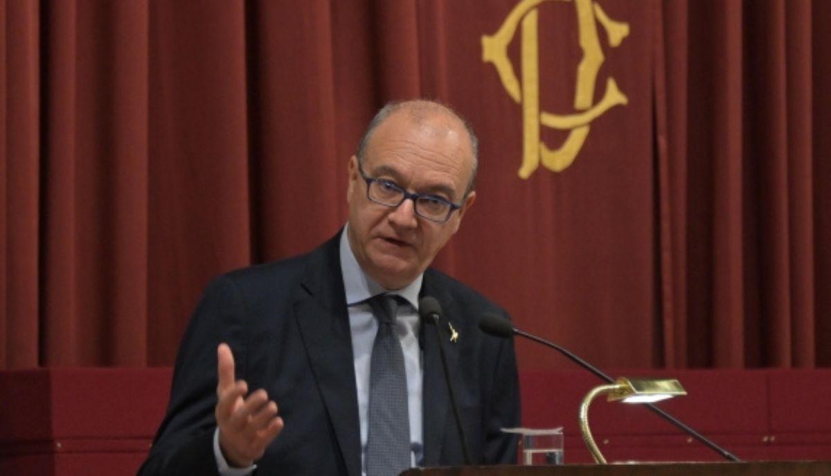 Valditara bocciatura per chi fa scena muta alla Maturità