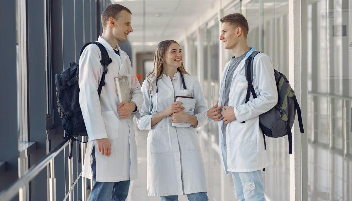 Semestre aperto, i primi dati del MUR sulla frequenza: quasi 9 iscritti su 10 partecipano alle lezioni