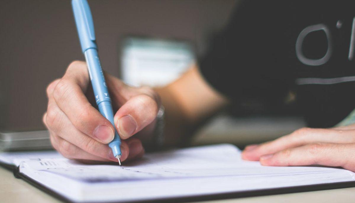 scrivere a mano