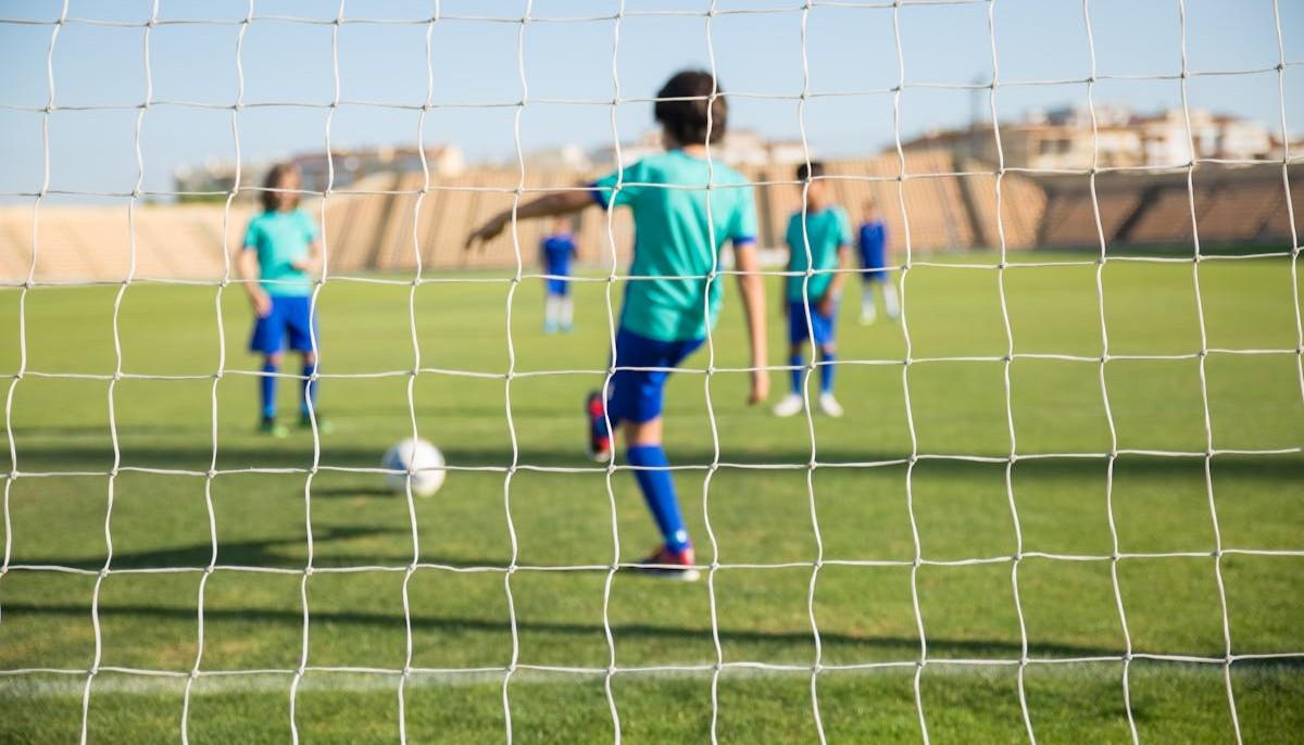 partita di calcio a scuola
