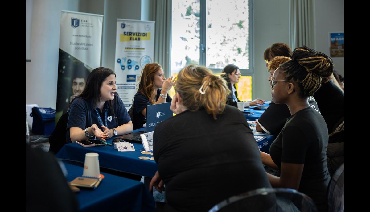 Elab Education Expo 2025: oltre 700 studenti e famiglie a Milano per la fiera delle università all'estero articolo