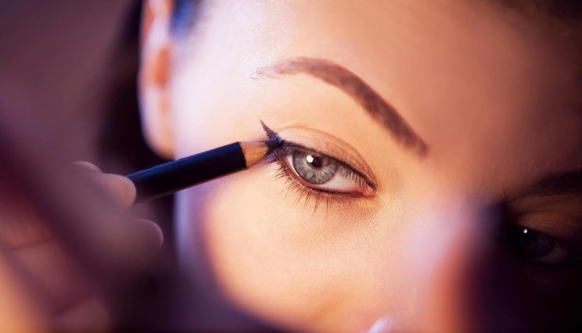 Donne con poco trucco
