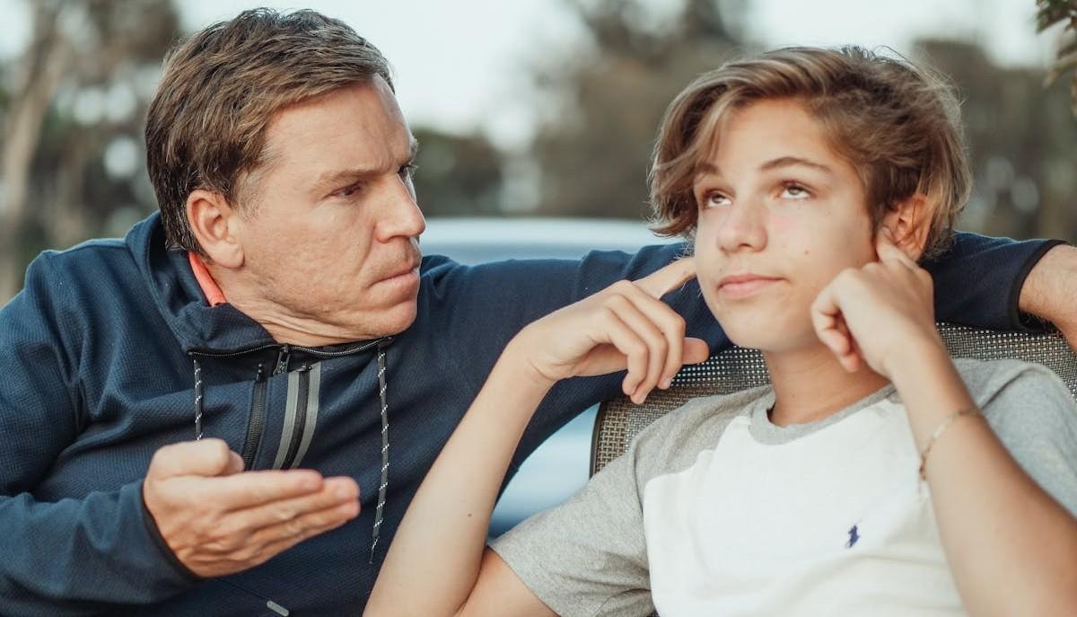 Padre e figlia adolescente