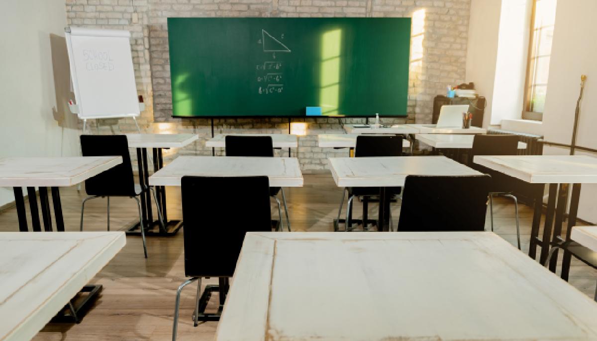 figlio minaccia prof e preside scuola