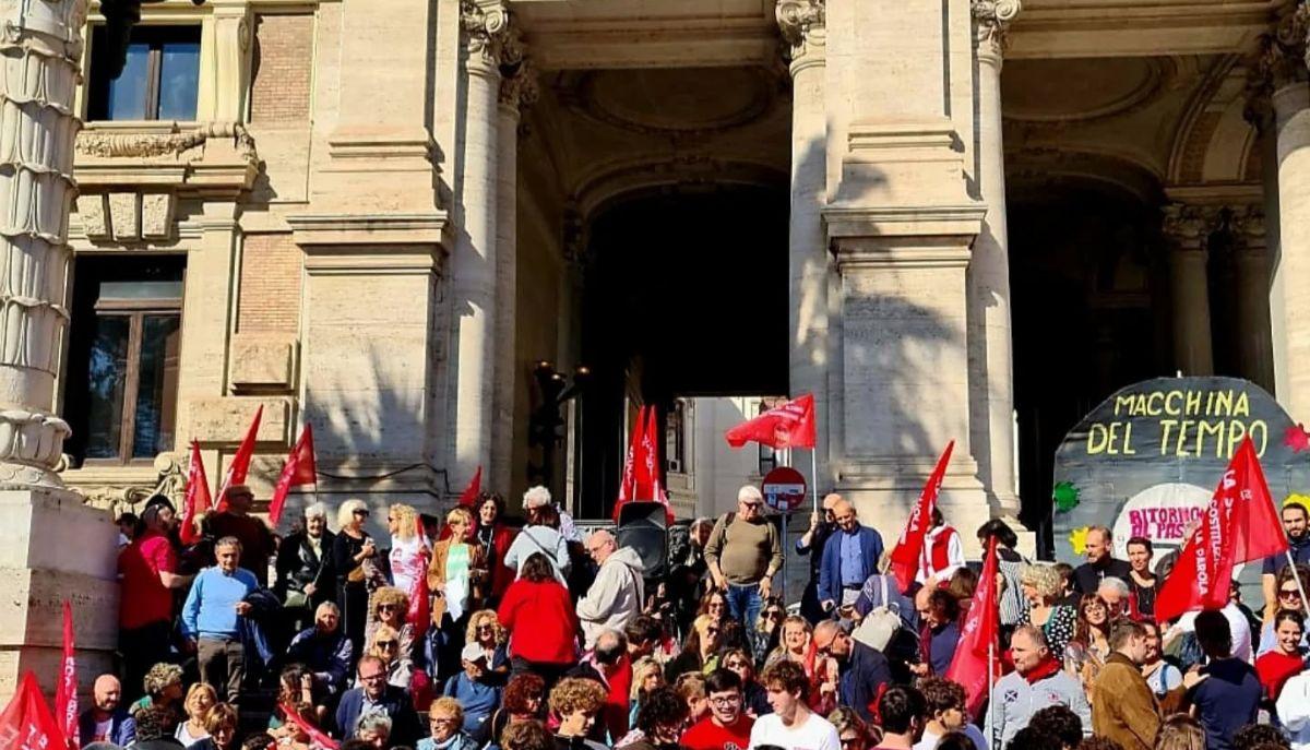 Sciopero studenti 14 novembre, manifestazioni e cortei in tutta Italia: le ragioni della protesta