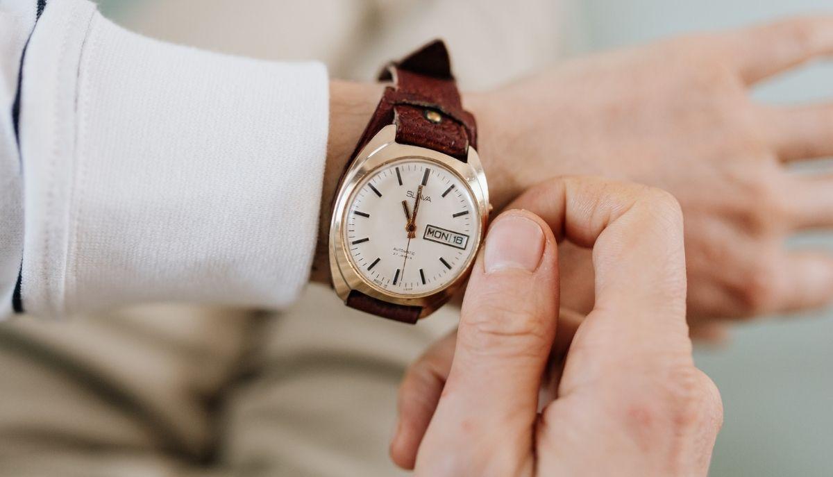 Ora legale tutto l'anno, potrebbe arrivare anche in Italia: spopola la petizione per evitare lo spostamento delle lancette