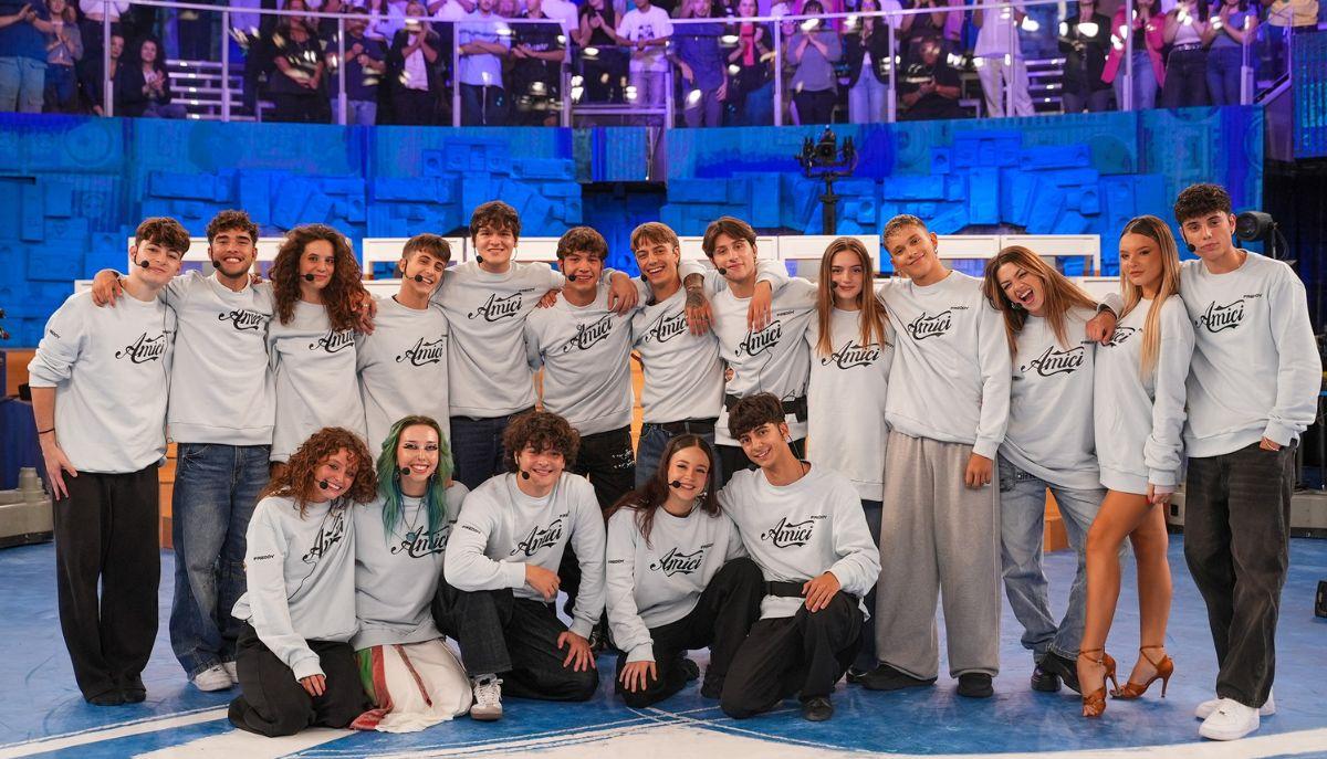 anticipazioni amici 25