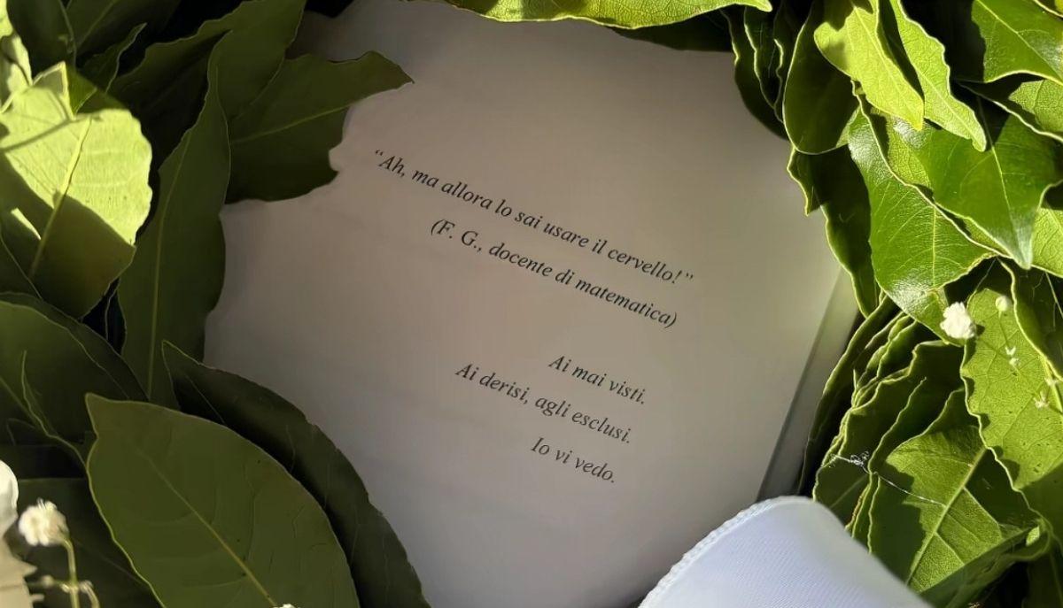 Si laurea e dedica la tesi alla sua prof del liceo: 'Ah, ma allora sai usare il cervello', la frase che non ha mai dimenticato