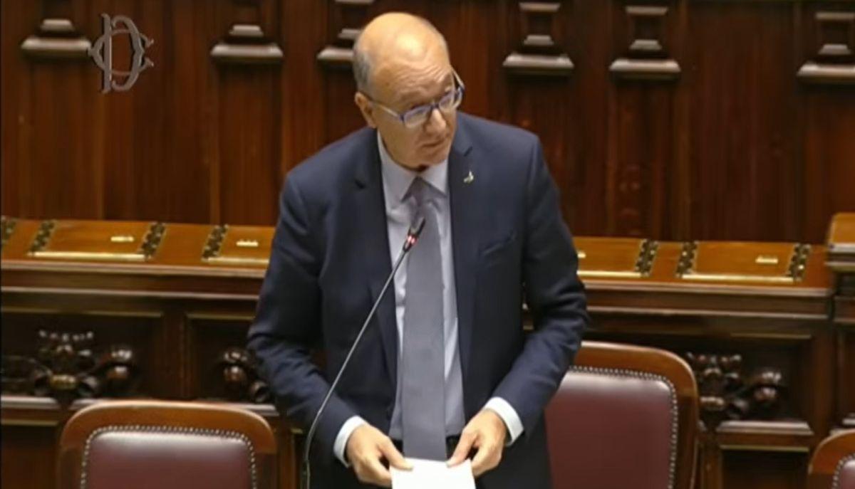 Educazione sessuale, lo sfogo di Valditara in difesa della sua legge: cosa ha detto il ministro dell'Istruzione alla Camera
