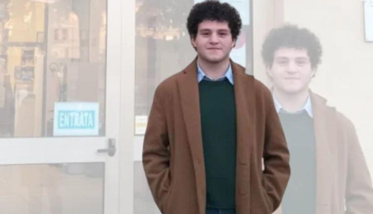 A 20 anni è già insegnante di ruolo, la storia di Cristian: 'I ragazzi hanno fiducia in me e io mi sento vicino a loro'