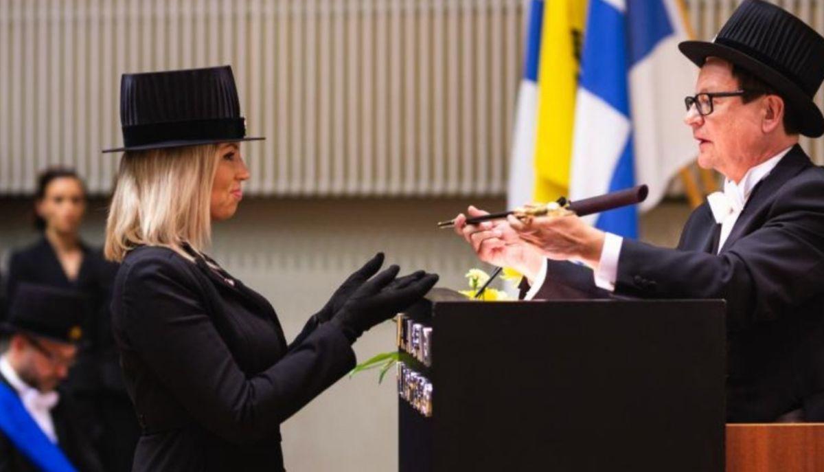 Dottorato in Finlandia: perché i laureati ricevono una spada e un cilindro?