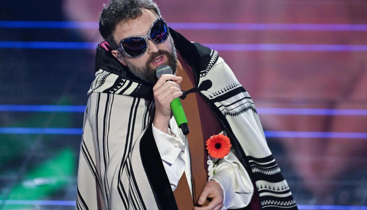 Sanremo 2026, Elettra Lamborghini scappa dal Festival e il giallo del fiore di Dargen: ecco cosa è successo