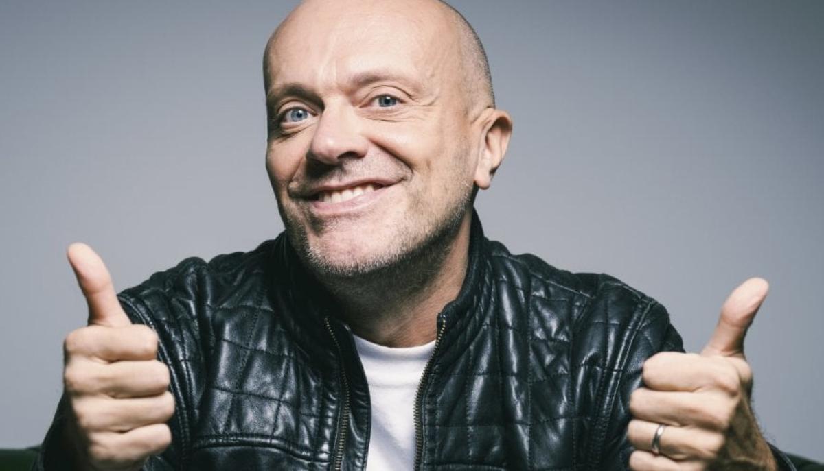 Max Pezzali a scuola: bocciature, nerdaggine e il voto che gli ha cambiato la vita