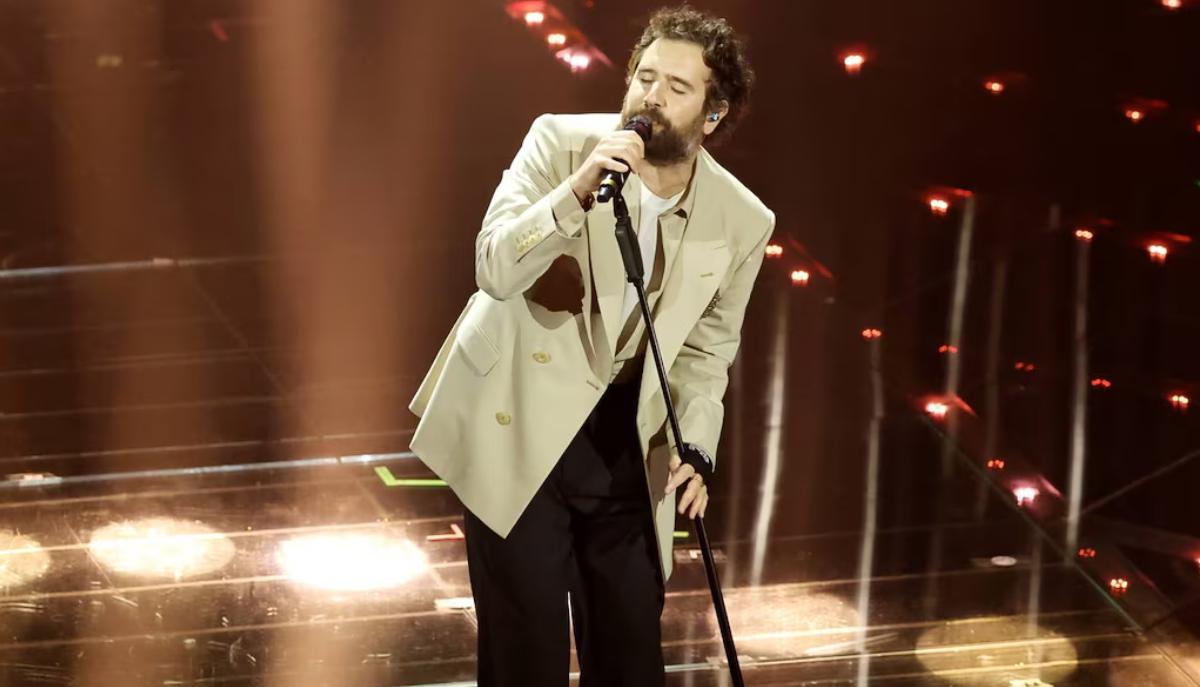 Tommaso Paradiso a Sanremo 2026: l'inno nostalgico de "I romantici" tra film e lacrime