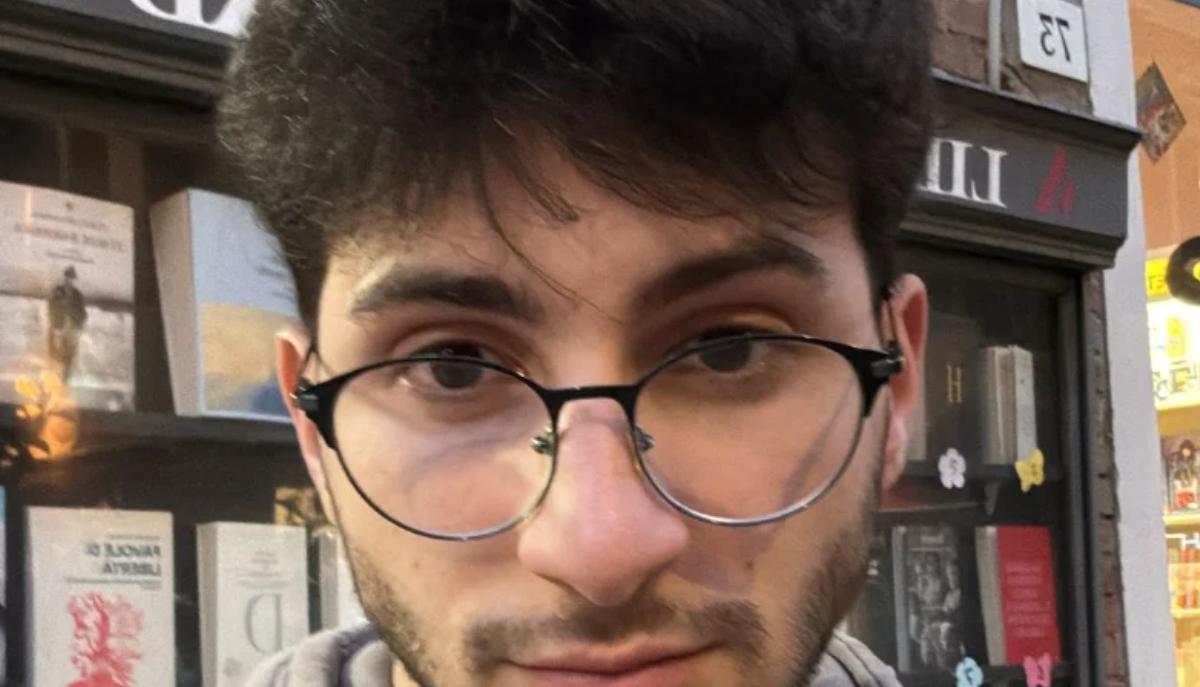 Diventare prof a 19 anni, la storia di Emanuele: "Mi hanno scambiato per uno studente"