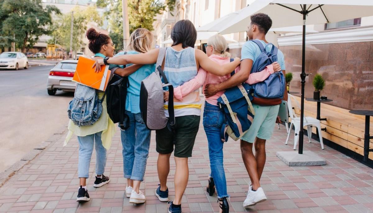 Gite scolastiche, oltre 4 studenti su 10 resteranno a casa per via di prof indisponibili, costi in aumento, indisciplina e ansia sociale