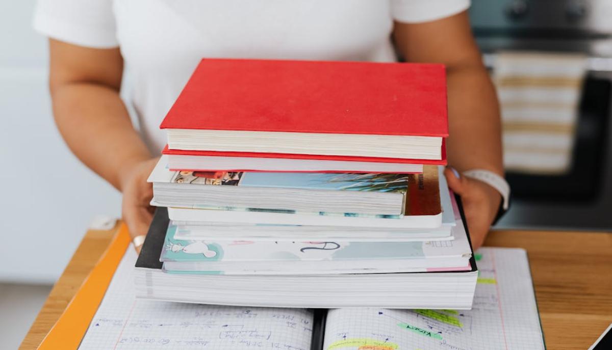 Libri scolastici 2026-2027: ecco quanto spenderanno le famiglie per medie e superiori