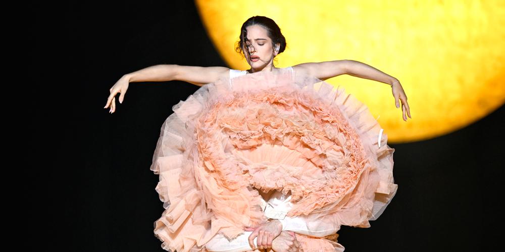 Rosalia si sente male: cosa è successo al concerto di Milano