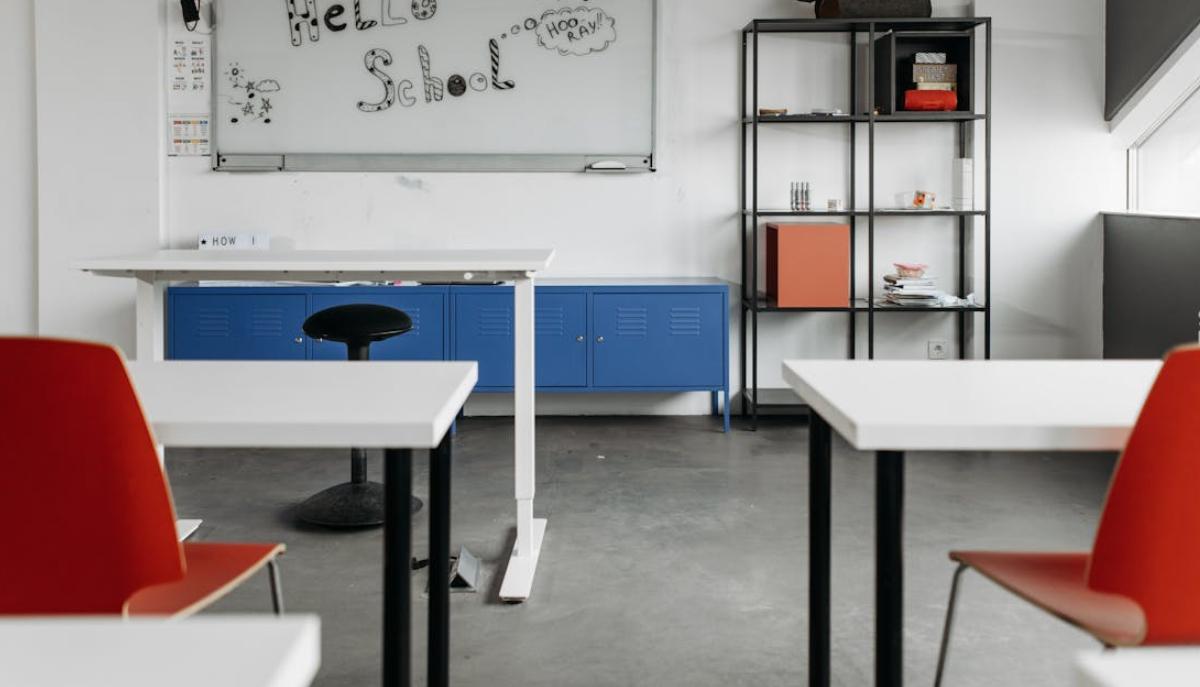 Cosa sappiamo sul presunto caso di discriminazione ai danni di uno studente transgender a Roma