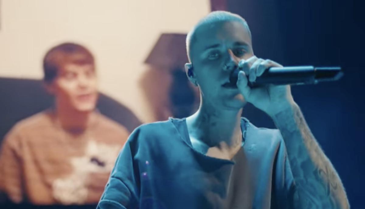 Bieber contro Bieber: il duetto col sé quindicenne che ha fatto piangere il Coachella