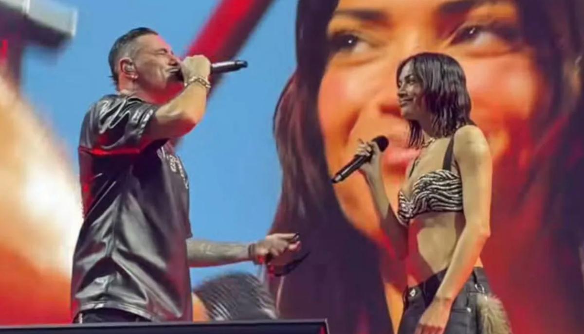 Il concerto di Marracash nella sua scuola alla Barona: l'incasso finanzierà i nuovi campi sportivi