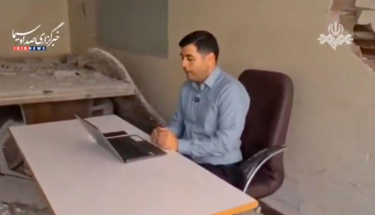 Guerra Iran: il professore fa lezione tra le macerie dell'università bombardata