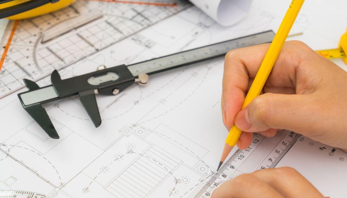 Geometra al lavoro
